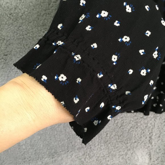 Lucky Brand Blouse Women L Black V Neck Floral Print 100% Viscose Light Weight - Picture 4 of 11